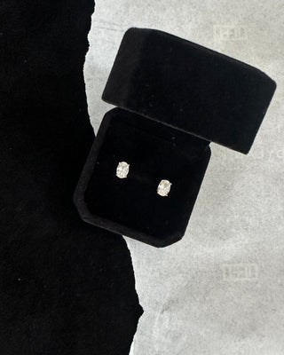 Valla Oval Cut Studs
