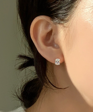 Valla Oval Cut Studs